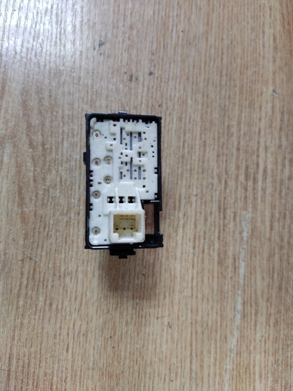 Кнопка стеклоподъемника SIENNA 11-16 2013 GSL30 3.5 2GR-FE