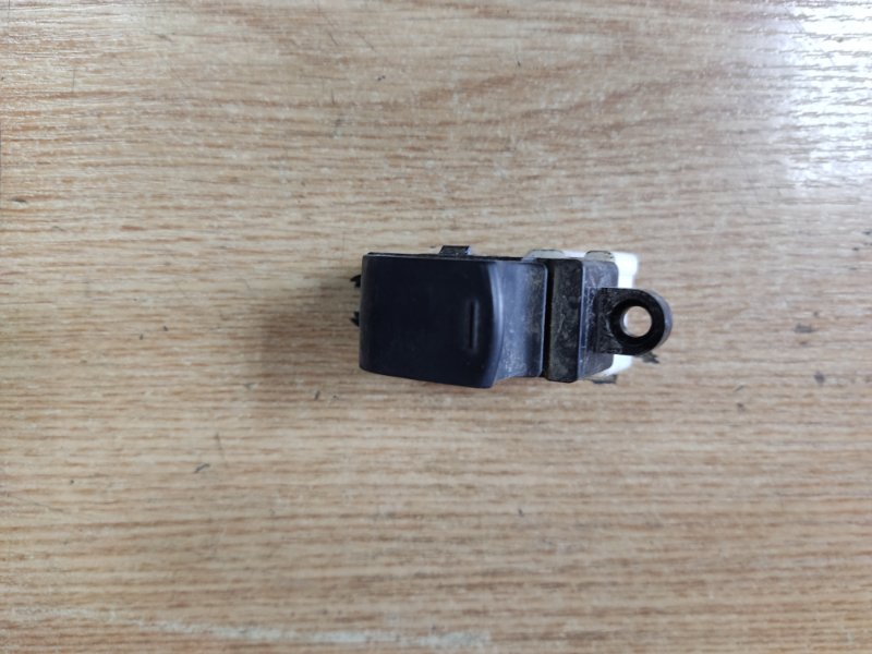 Кнопка стеклоподъемника передняя правая SUBARU LEGACY 09-15 BM 2011 Седан 2.5 EJ253 83071FG100 Б/У