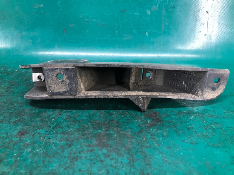 Кронштейн задний левый MDX (YD3) 13-21 2016 Внедорожник 3.5 J35Y5 Кронштейн задний левый MDX (YD3) 13-21 2016 Внедорожник 3.5 J35Y5