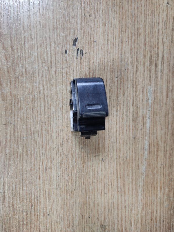 Кнопка стеклоподъемника TOYOTA CAMRY 30 02-06 Б/У