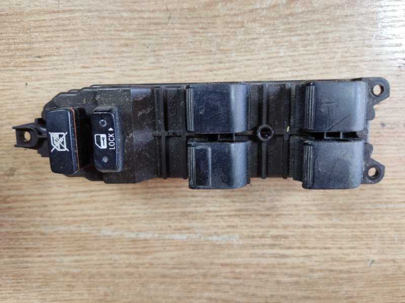 Блок управления стеклоподъемниками передний левый LEXUS GS350 GS300 05-11 84040-30220 Б/У