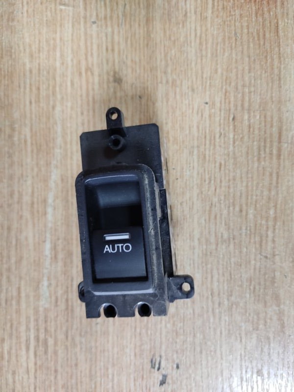 Запчасть кнопка стеклоподъемника задняя левая HONDA ACCORD CU8 / TSX 08-14 35780-TL0-E01 Б/У Кнопка стеклоподъемника задняя левая HONDA ACCORD CU8 / TSX 08-14 35780-TL0-E01 Б/У