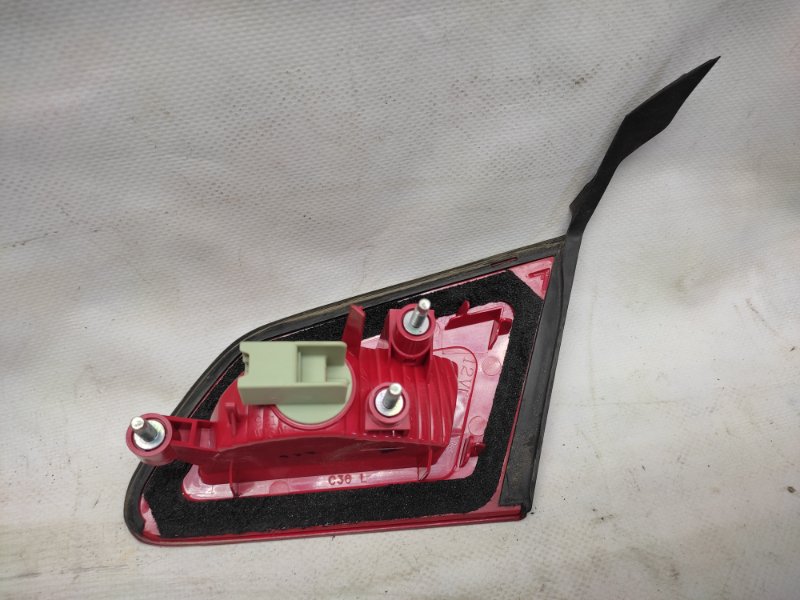 Фонарь внутренний задний левый G25/G35/G37/Q40 06-14