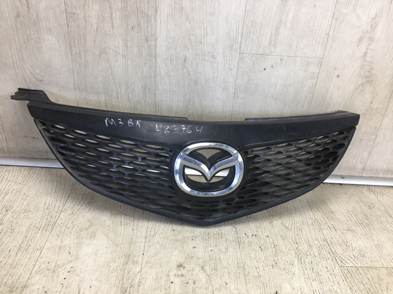 Решетка радиатора MAZDA 3 BK 03-08 BN8V50711 Б/У