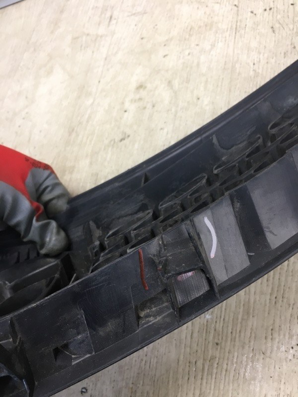 Решетка радиатора 3 BK 03-08