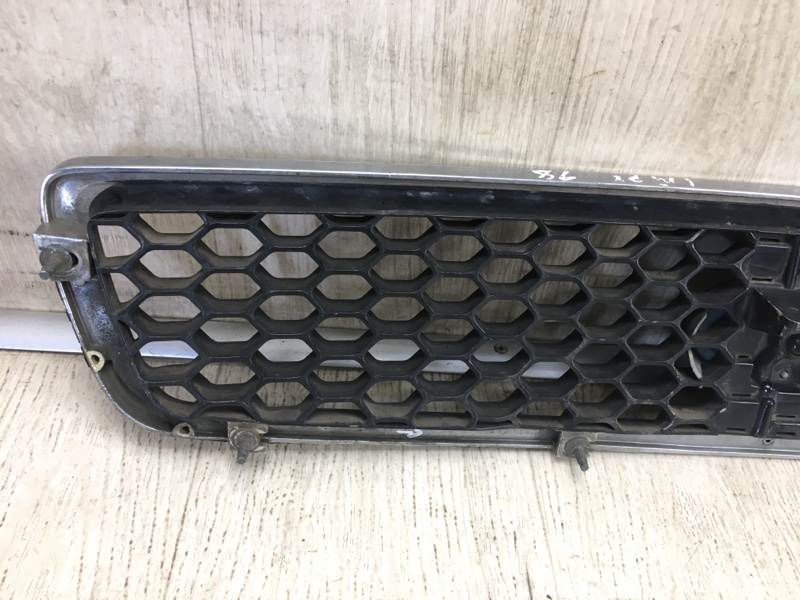 Решетка радиатора LEGACY 98-03 BH/BE 2001 - 02