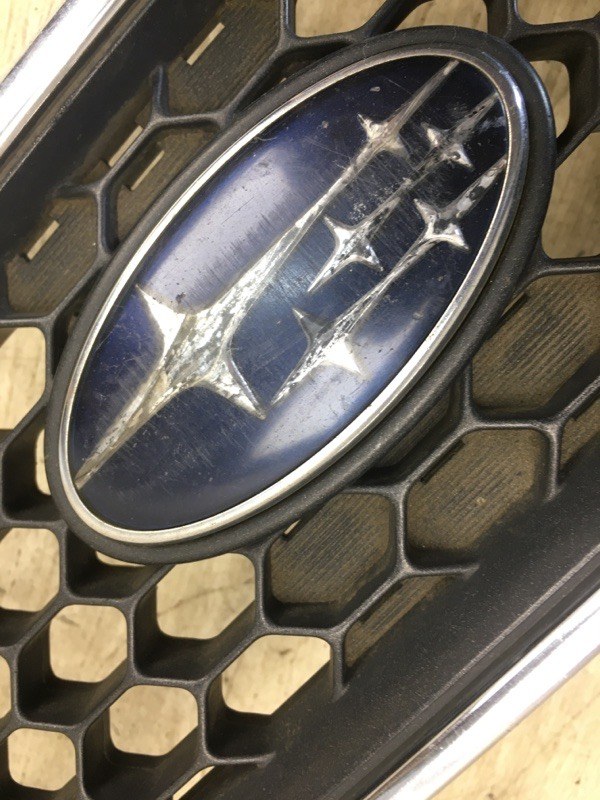 Решетка радиатора LEGACY 98-03 BH/BE 2001 - 02