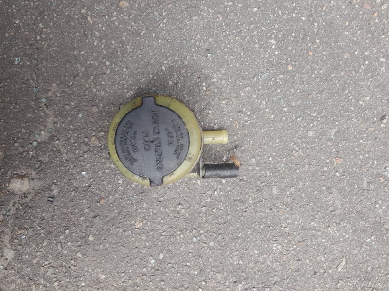 Бачок ГУР CAMRY 30 02-06