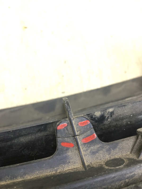 Решетка радиатора ES300 ES330 01-06