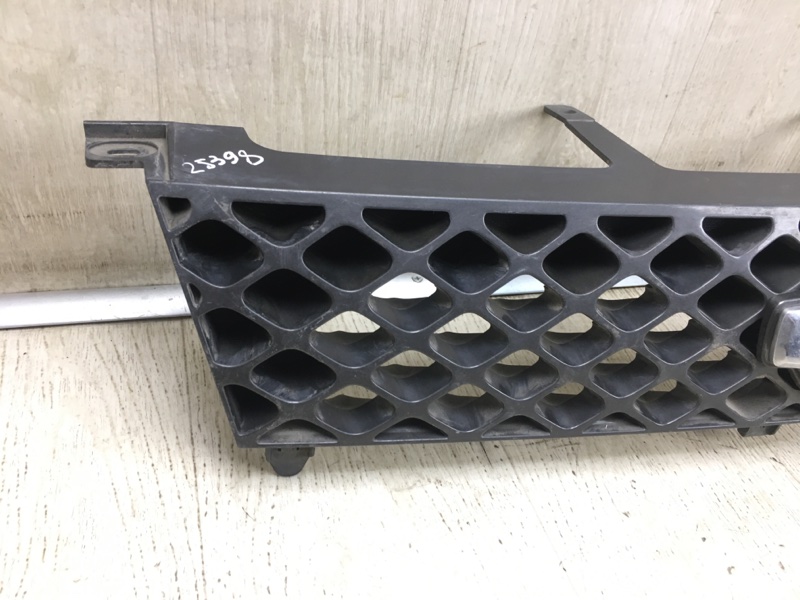 Решетка радиатора X-TRAIL T30 01-07 T30