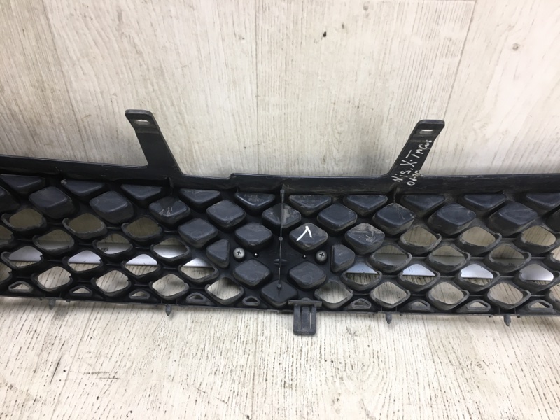 Решетка радиатора X-TRAIL T30 01-07 T30