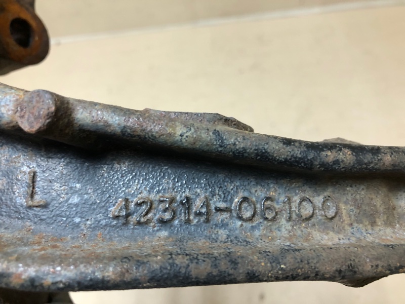 Цапфа задняя левая TOYOTA CAMRY 40 06-11 ACV40 2.4 2AZFE