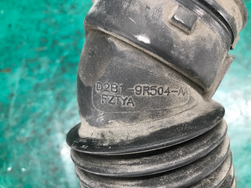 Патрубок воздушного фильтра FIESTA 08-17 2013 Хэтчбек 1.6 XDEZ Патрубок воздушного фильтра FIESTA 08-17 2013 Хэтчбек 1.6 XDEZ