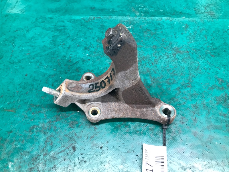 Кронштейн промежуточного вала FORD FIESTA 08-17 2013 Хэтчбек 1.6 XDEZ B8EZ-3K305-A Б/У