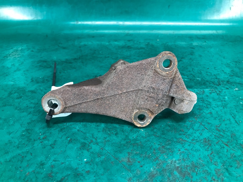 Кронштейн промежуточного вала FIESTA 08-17 2013 Хэтчбек 1.6 XDEZ