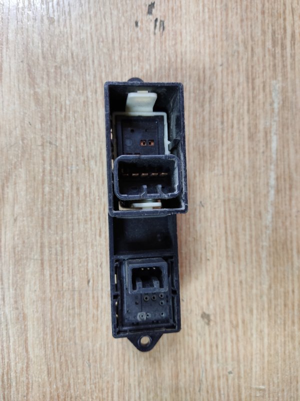 Кнопка стеклоподъемника GALANT 03-12