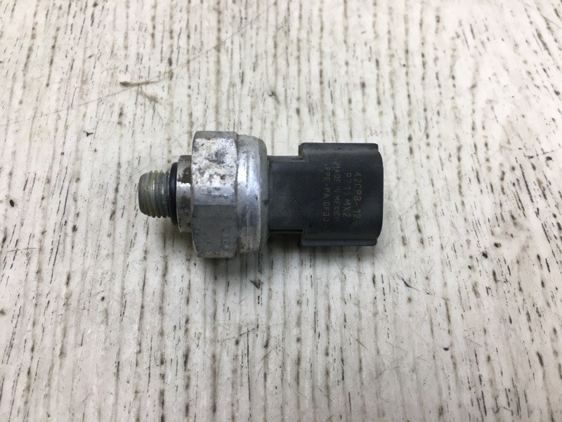 Запчасть датчик давления кондиционера KIA SPORTAGE SL 10-18 Внедорожник 97721-3K000 Б/У Датчик давления кондиционера KIA SPORTAGE SL 10-18 Внедорожник 97721-3K000 Б/У