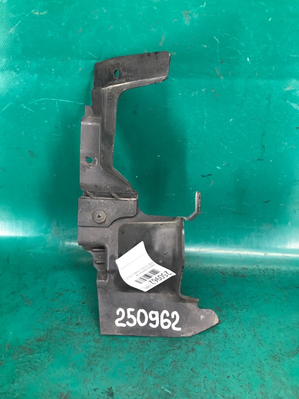 Дефлектор радиатора правый FIESTA 08-17 2013 Хэтчбек 1.6 XDEZ