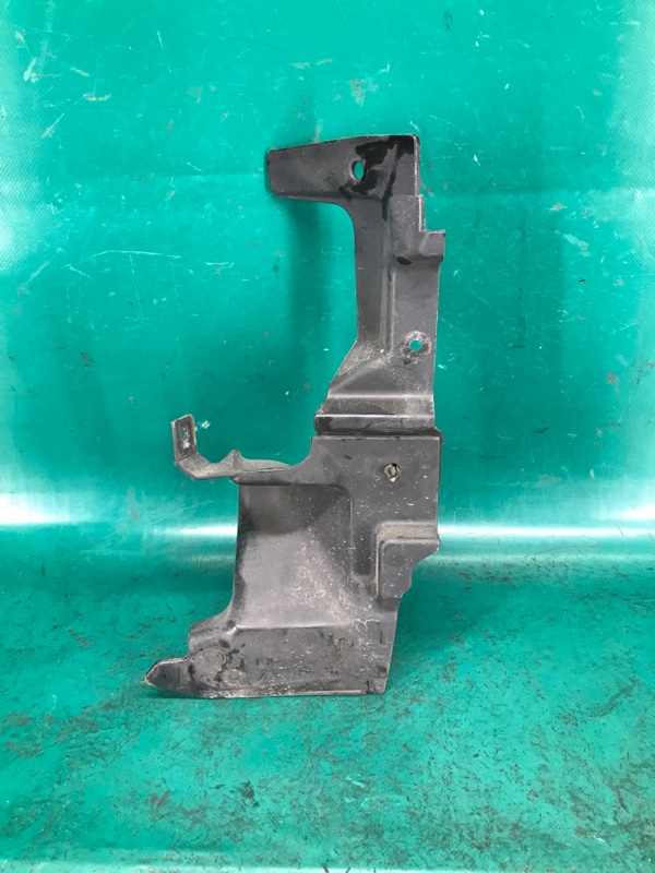 Дефлектор радиатора правый FIESTA 08-17 2013 Хэтчбек 1.6 XDEZ