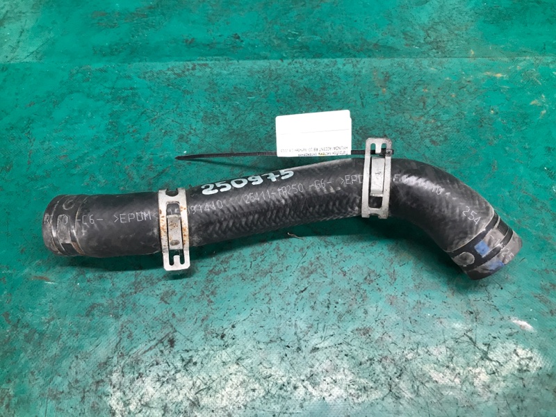 Патрубок системы охлаждения HYUNDAI ACCENT RB 10- 2015 Хетчбек 1.6 25411-1R250 Б/У