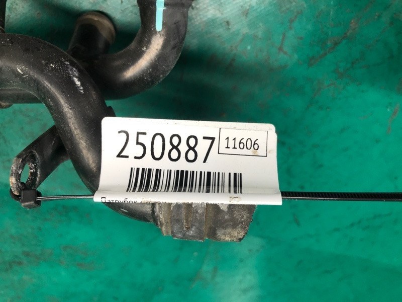 Патрубок системы охлаждения PASSAT B8 14- 2016 Седан 1.8 CPRA