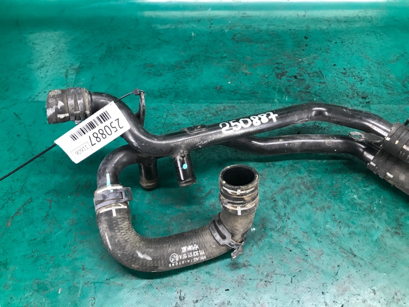 Патрубок системы охлаждения VOLKSWAGEN PASSAT B8 14- Седан 1.8 CPRA