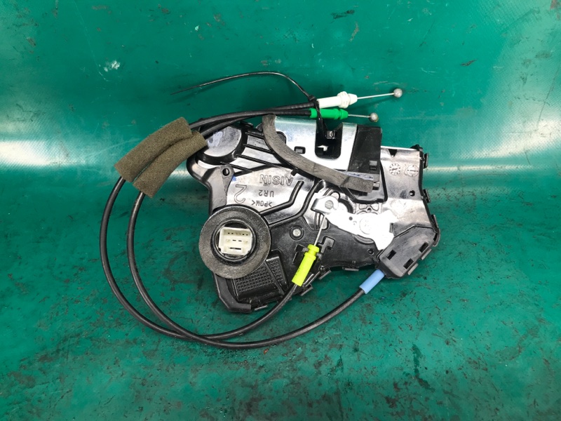 Замок двери передний правый VENZA 09-16 2015 Минивэн 3.5 2GR-FE