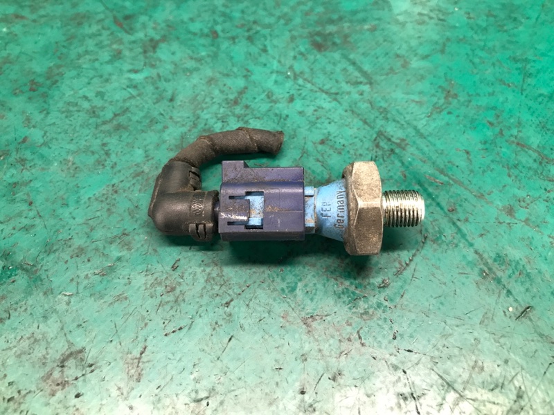 Датчик давления масла ДВС VOLKSWAGEN PASSAT B8 14- Седан 1.8 CPRA