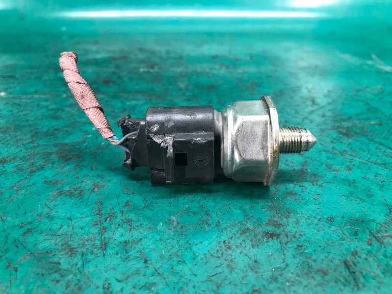 Датчик давления топлива VOLKSWAGEN PASSAT B8 14- Седан 1.8 CPRA