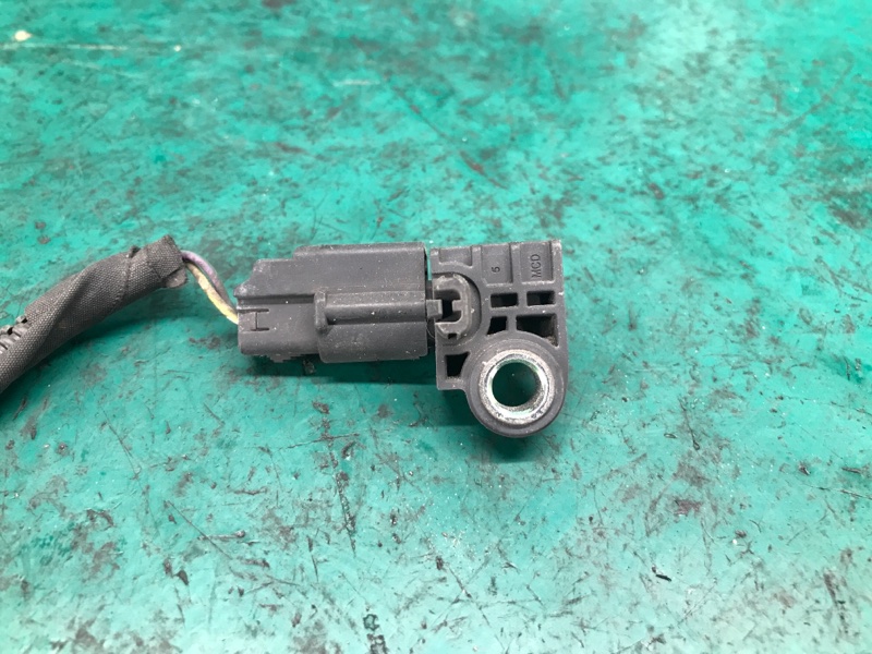 Запчасть датчик удара передний левый FORD FIESTA 08-17 2013 Хэтчбек 1.6 XDEZ BK2Z-14B004-A Б/У Датчик удара передний левый FORD FIESTA 08-17 2013 Хэтчбек 1.6 XDEZ BK2Z-14B004-A Б/У