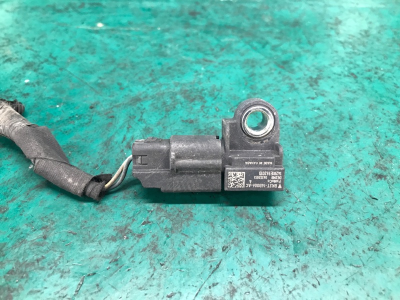 Датчик удара передний левый FIESTA 08-17 2013 Хэтчбек 1.6 XDEZ Датчик удара передний левый FIESTA 08-17 2013 Хэтчбек 1.6 XDEZ