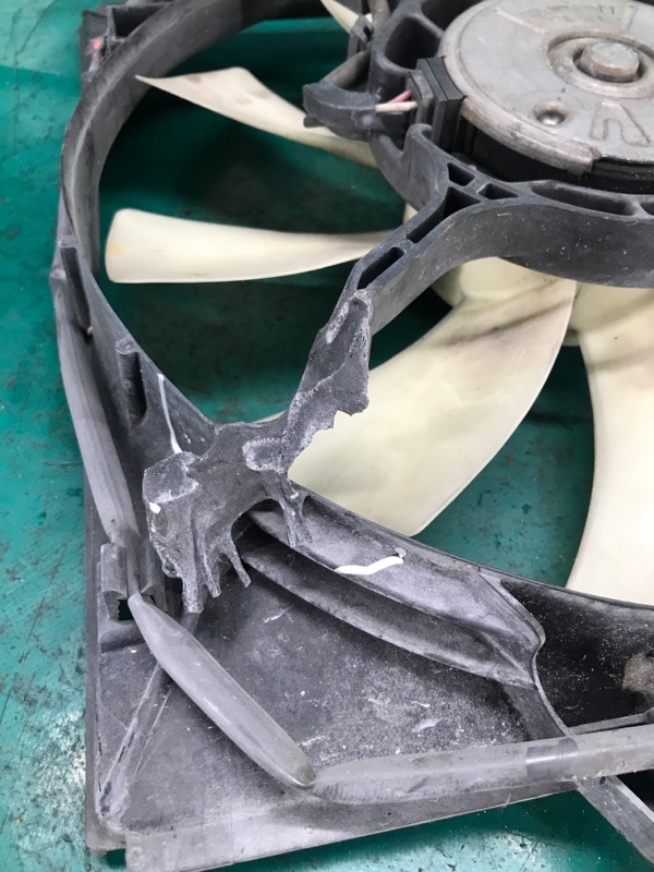 Диффузор вентилятора основного радиатора правый AVALON 99-05 2003 3.0 Диффузор вентилятора основного радиатора правый AVALON 99-05 2003 3.0