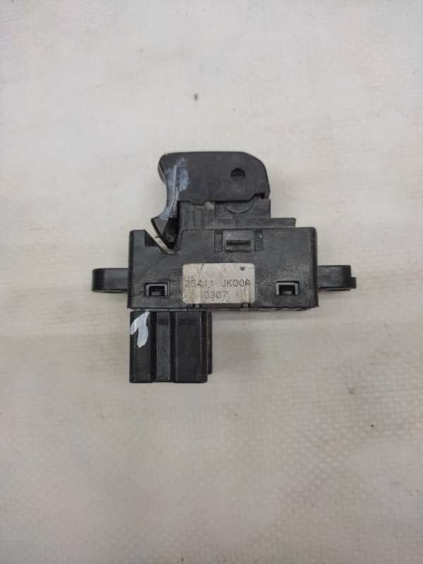 Кнопка стеклоподъемника задняя левая INFINITI G25/G35/G37/Q40 06-14 2007 Седан 3.5 VQ35HR 25411-JK00A Б/У