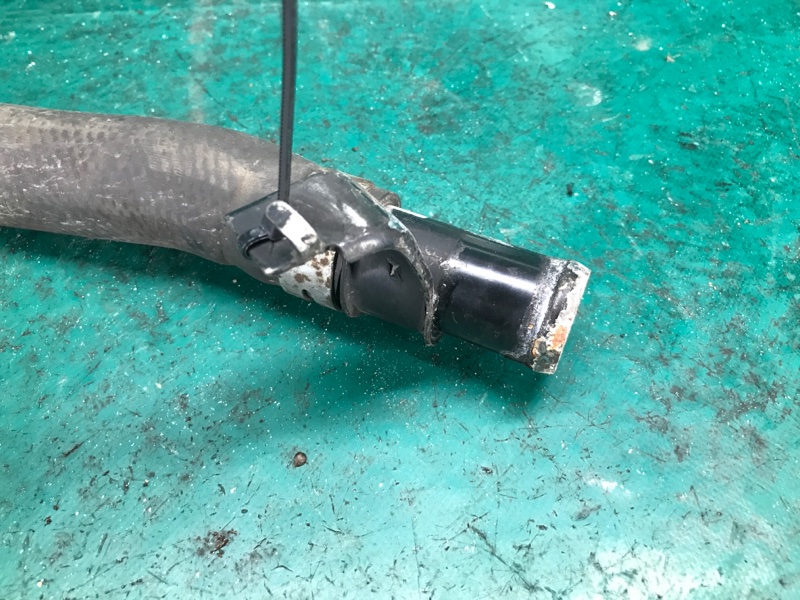 Патрубок системы охлаждения MAZDA CX-7 06-12 Внедорожник 2.5 L5