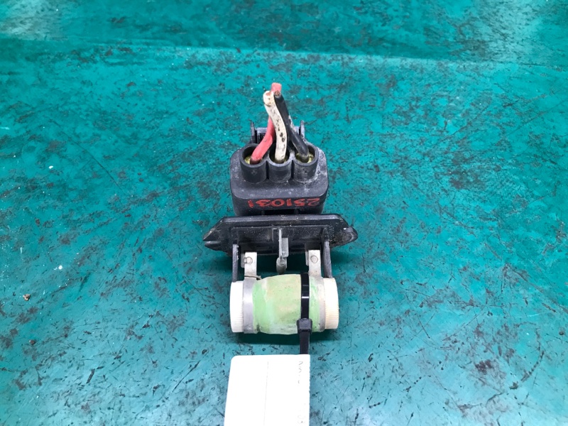 Запчасть резистор вентилятора радиатора KIA FORTE/CERATO TD 08-13 2012 Седан G4KD 2.0L 25385-1M000 Б/У Резистор вентилятора радиатора KIA FORTE/CERATO TD 08-13 2012 Седан G4KD 2.0L 25385-1M000 Б/У