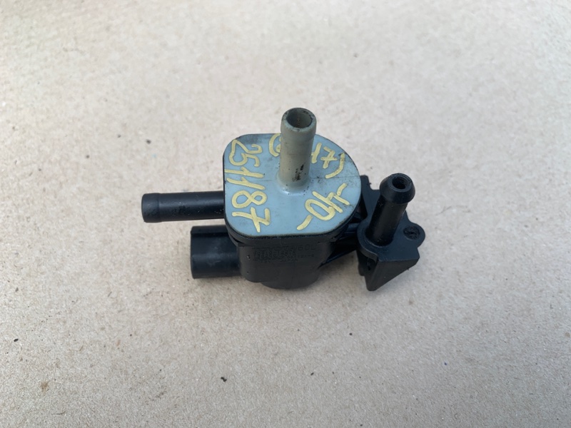 Клапан электромагнитный (вакуумный) TOYOTA CAMRY 40 06-11 2008 Седан 2.4 2AZFE 25860-0H080 Б/У