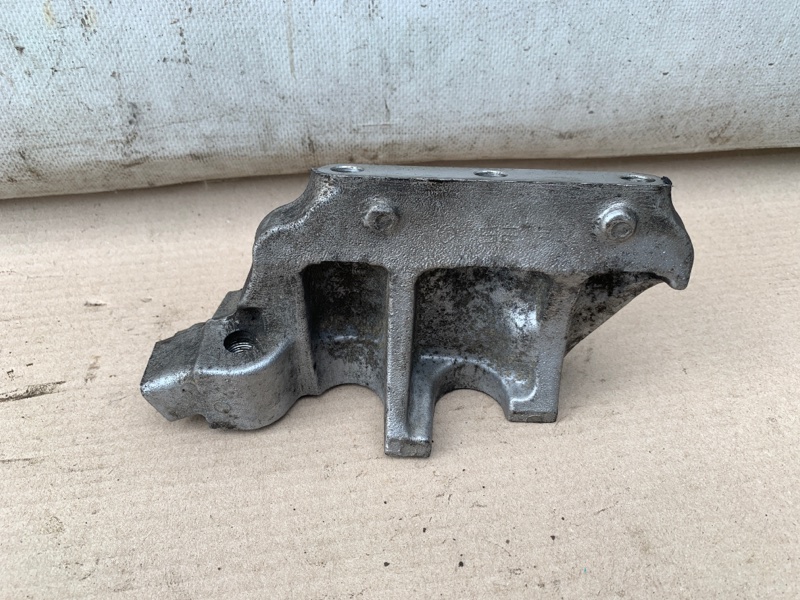 Кронштейн двигателя передний правый CAMRY 40 06-11 2008 Седан 2.4 2AZFE Кронштейн двигателя передний правый CAMRY 40 06-11 2008 Седан 2.4 2AZFE