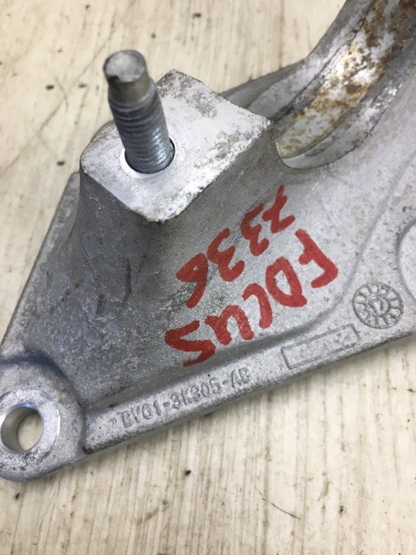 Кронштейн промежуточного вала FOCUS 10-18 2017 CB8 2.0 XQDA Кронштейн промежуточного вала FOCUS 10-18 2017 CB8 2.0 XQDA