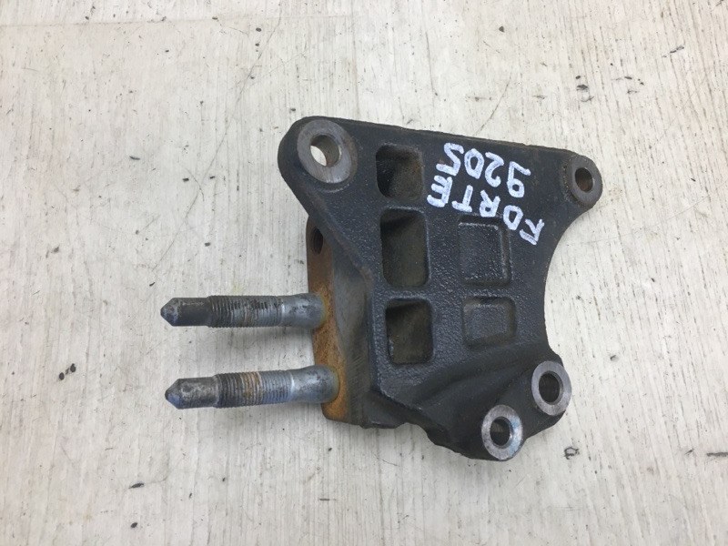 Кронштейн двигателя FORTE/CERATO TD 08-13 2010 TD 2.0 G4KD