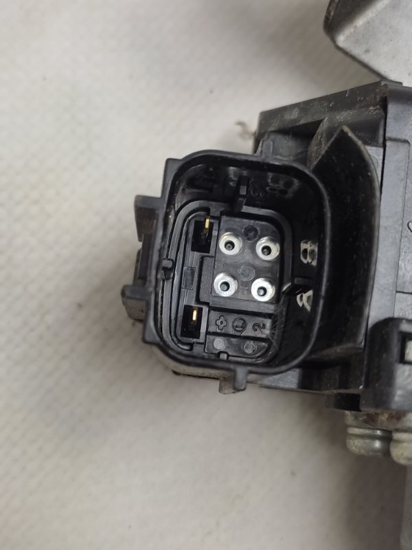 Стеклоподъемник задний левый G25/G35/G37/Q40 06-14 2007 Седан 3.5 VQ35HR