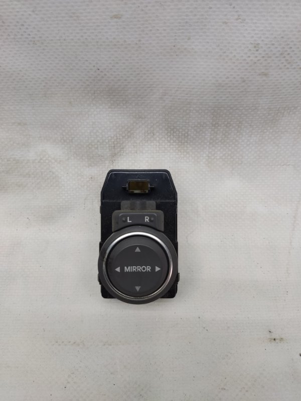 Запчасть блок управления зеркалами HYUNDAI SONATA YF 10-14 Б/У Блок управления зеркалами HYUNDAI SONATA YF 10-14 Б/У