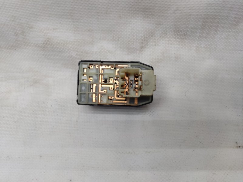 Блок управления зеркалами HYUNDAI SONATA YF 10-14 Блок управления зеркалами HYUNDAI SONATA YF 10-14