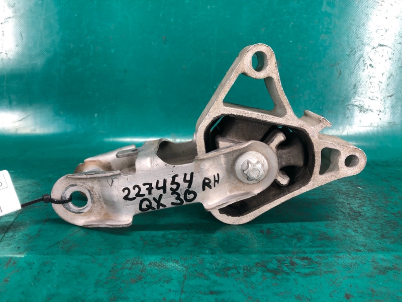 Подушка двигателя правая INFINITI QX30 16-20 2019 Внедорожник 2.0 20PET 11350-5DA0A Б/У