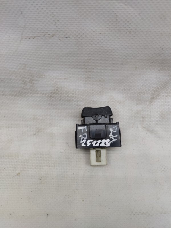 Кнопка центрального замка CAMRY 40 06-11