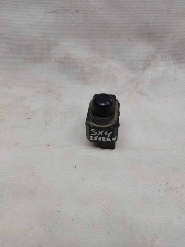 Запчасть блок управления зеркалами SUZUKI SX4 06-13 37950-62J00 Б/У Блок управления зеркалами SUZUKI SX4 06-13 37950-62J00 Б/У