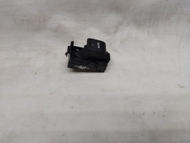Кнопка стеклоподъемника TOYOTA CAMRY 40 06-11 84810-33120 Б/У