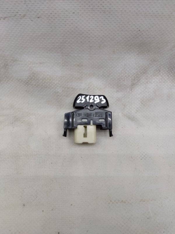 Кнопка центрального замка CAMRY 30 02-06