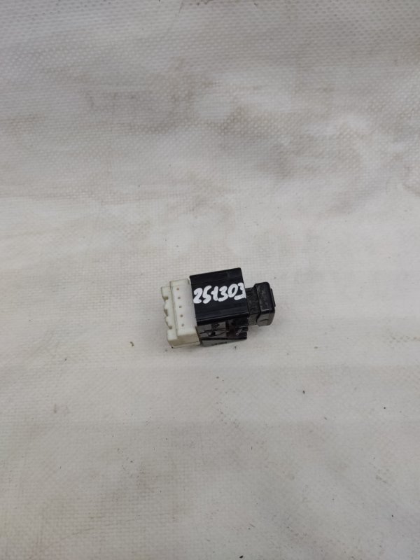 Кнопка центрального замка SUBARU LEGACY 09-15 BM