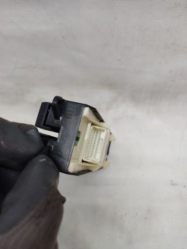 Блок управления стеклоподъемниками передний левый TOYOTA VENZA 09-16