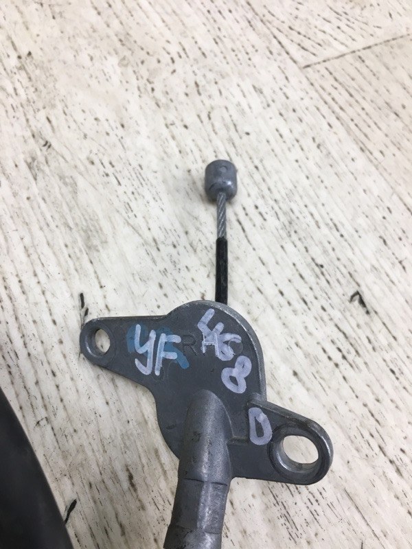 Трос стояночного тормоза правый HYUNDAI SONATA YF 10-14 YF 2.4 G4KK Трос стояночного тормоза правый HYUNDAI SONATA YF 10-14 YF 2.4 G4KK